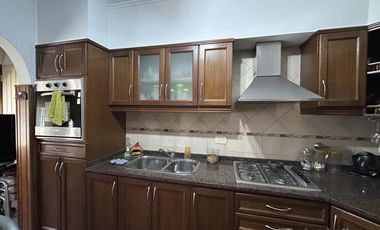PH independiente en venta con 3 dormitorios y jadin
