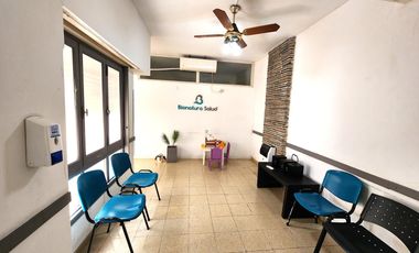 Consultorios / oficinas y departamento en microcentro