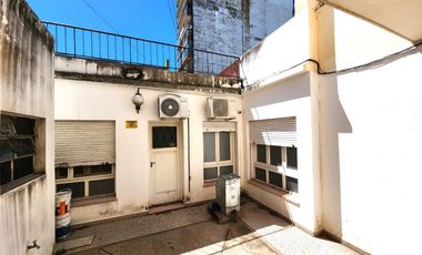 Consultorios / oficinas y departamento en microcentro