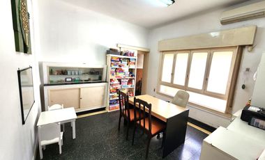 Consultorios / oficinas y departamento en microcentro