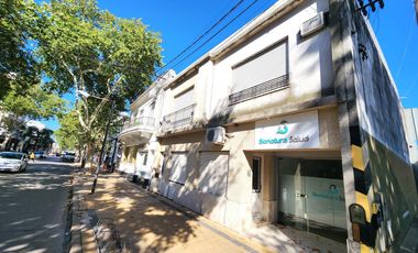 Consultorios / oficinas y departamento en microcentro