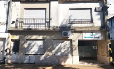 Consultorios / oficinas y departamento en microcentro