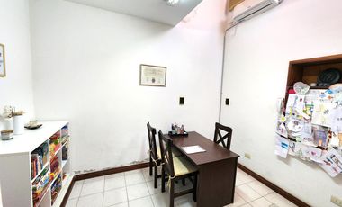 Consultorios / oficinas y departamento en microcentro