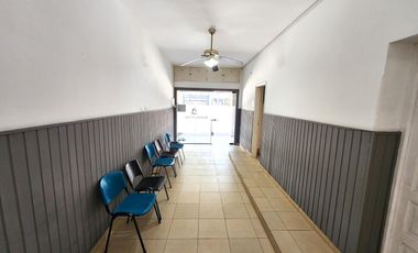 Consultorios / oficinas y departamento en microcentro