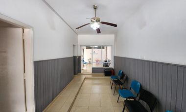 Consultorios / oficinas y departamento en microcentro