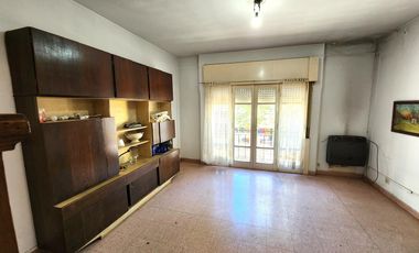 Consultorios / oficinas y departamento en microcentro