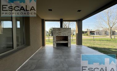 Casa en Puerto Roldan