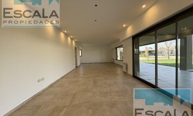 Casa en Puerto Roldan