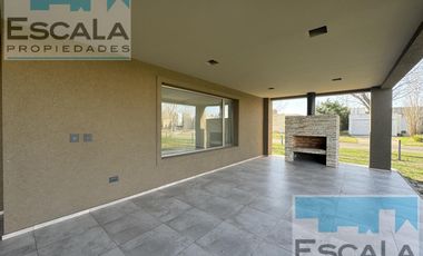 Casa en Puerto Roldan