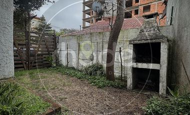 Challet tres ambientes a 100 metros del mar en Mar del Tuyu