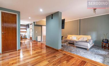 Casa en impecable estado con amplias comodidades