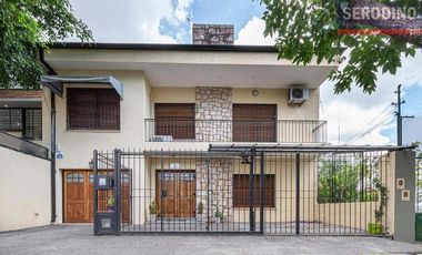 Casa en impecable estado con amplias comodidades