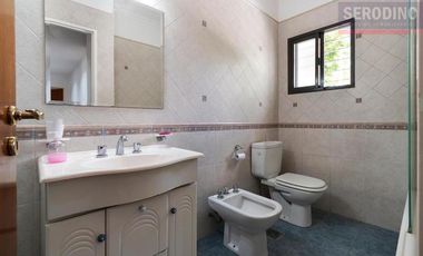 Casa en impecable estado con amplias comodidades
