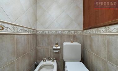 Casa en impecable estado con amplias comodidades