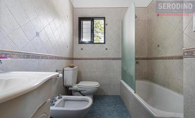Casa en impecable estado con amplias comodidades