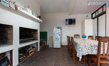 Casa en impecable estado con amplias comodidades