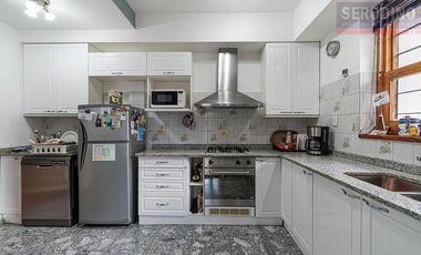 Casa en impecable estado con amplias comodidades