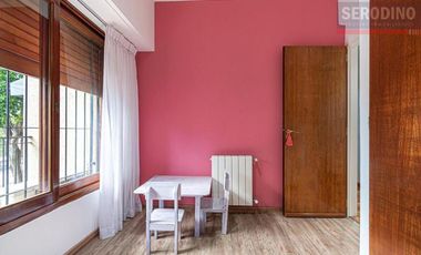 Casa en impecable estado con amplias comodidades