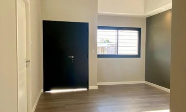 Casa en venta - 3 Dormitorios 2 Baños - Cochera - 240Mts2 - Villa Cabrera