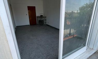 SANTILLI - REMEDIOS DE ESCALADA DE SAN MARTIN 813 1ºB - Lanús Oeste