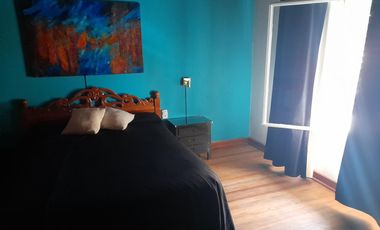 Casa en venta de 4 ambientes con patio y cochera cubierta - Villa Dominico