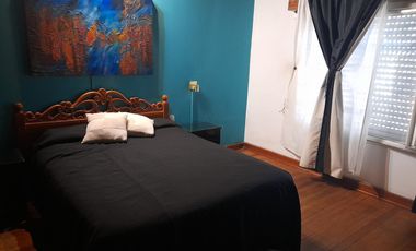 Casa en venta de 4 ambientes con patio y cochera cubierta - Villa Dominico