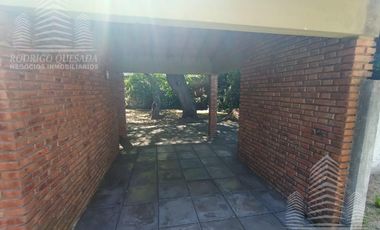 2 Casas en lote de 1000m2, excelente parque!!