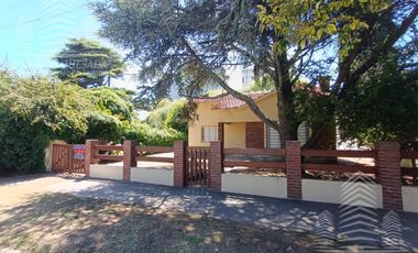 2 Casas en lote de 1000m2, excelente parque!!