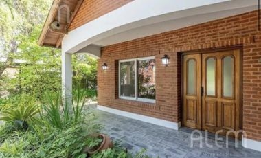 Casa de 5 dormitorios en  venta en Echeverria Del  Lago Canning