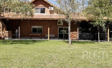Casa de 5 dormitorios en  venta en Echeverria Del  Lago Canning