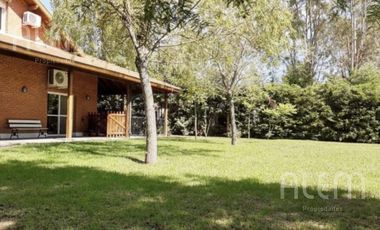 Casa de 5 dormitorios en  venta en Echeverria Del  Lago Canning
