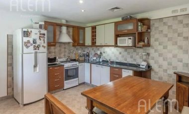 Casa de 5 dormitorios en  venta en Echeverria Del  Lago Canning