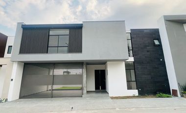 SE VENDE CASA EN Paseo del Campanario, Los Cavazos, Santiago, Nuevo León, 67315, MEX