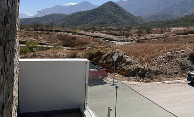SE VENDE CASA EN Calle Valle de los Girasoles, Los Girasoles Segundo Sector, General Escobedo, Nuevo León, 66055, MEX