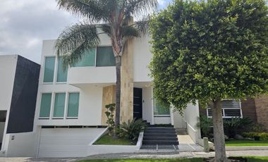 Casa en Renta Lomas de Angelopolis I