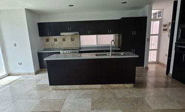 Casa en Renta Lomas de Angelopolis I