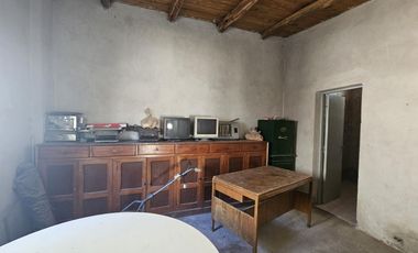 Importante propiedad comercial a metros de Av. Mitre (ex bodega)