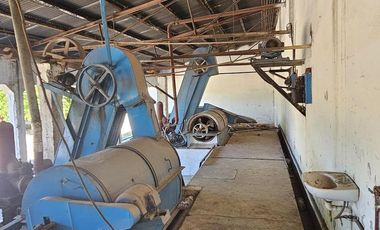 Importante propiedad comercial a metros de Av. Mitre (ex bodega)