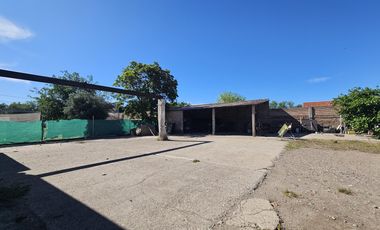 Importante propiedad comercial a metros de Av. Mitre (ex bodega)