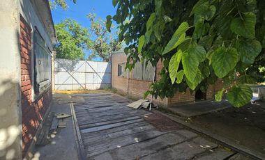 Importante propiedad comercial a metros de Av. Mitre (ex bodega)