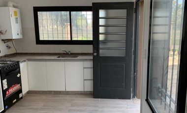 Casa en venta tipo duplex 3 ambientes Pilar - Financiado