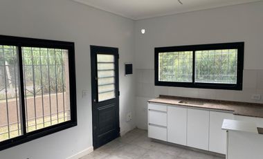 Casa en venta tipo duplex 3 ambientes Pilar - Financiado