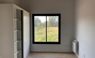 Casa en venta tipo duplex 3 ambientes Pilar - Financiado