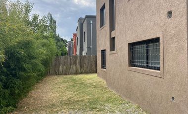 Casa en venta tipo duplex 3 ambientes Pilar - Financiado
