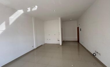 Oficina comercial en alquiler en Wilde Centro