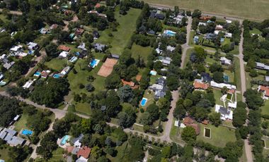 Fracción de 5.600m² ideal para desarrollos inmobiliario en Funes