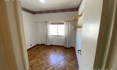 Venta de departamento de 3 ambientes con baulera en Quilmes