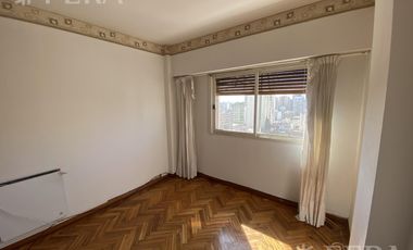Venta de departamento de 3 ambientes con baulera en Quilmes