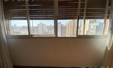 Venta de departamento de 3 ambientes con baulera en Quilmes