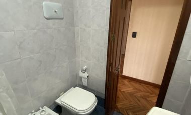 Venta de departamento de 3 ambientes con baulera en Quilmes